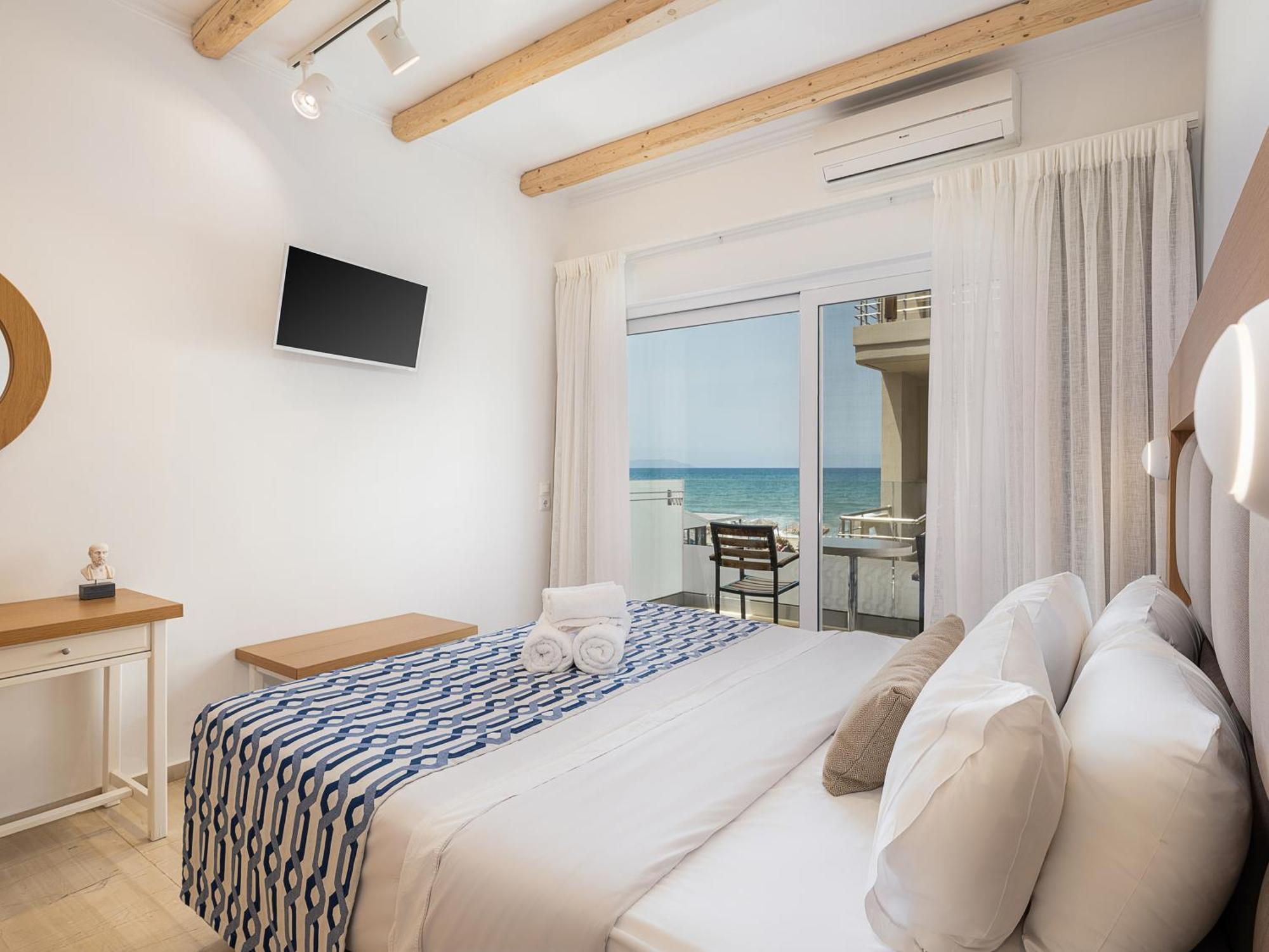 Vergina Beach Hotel Agia Marina (Crete)